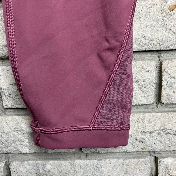 Lululemon Wunder Under Crop High-Rise Flocked Everlux
Plumful - Picture 5 of 9